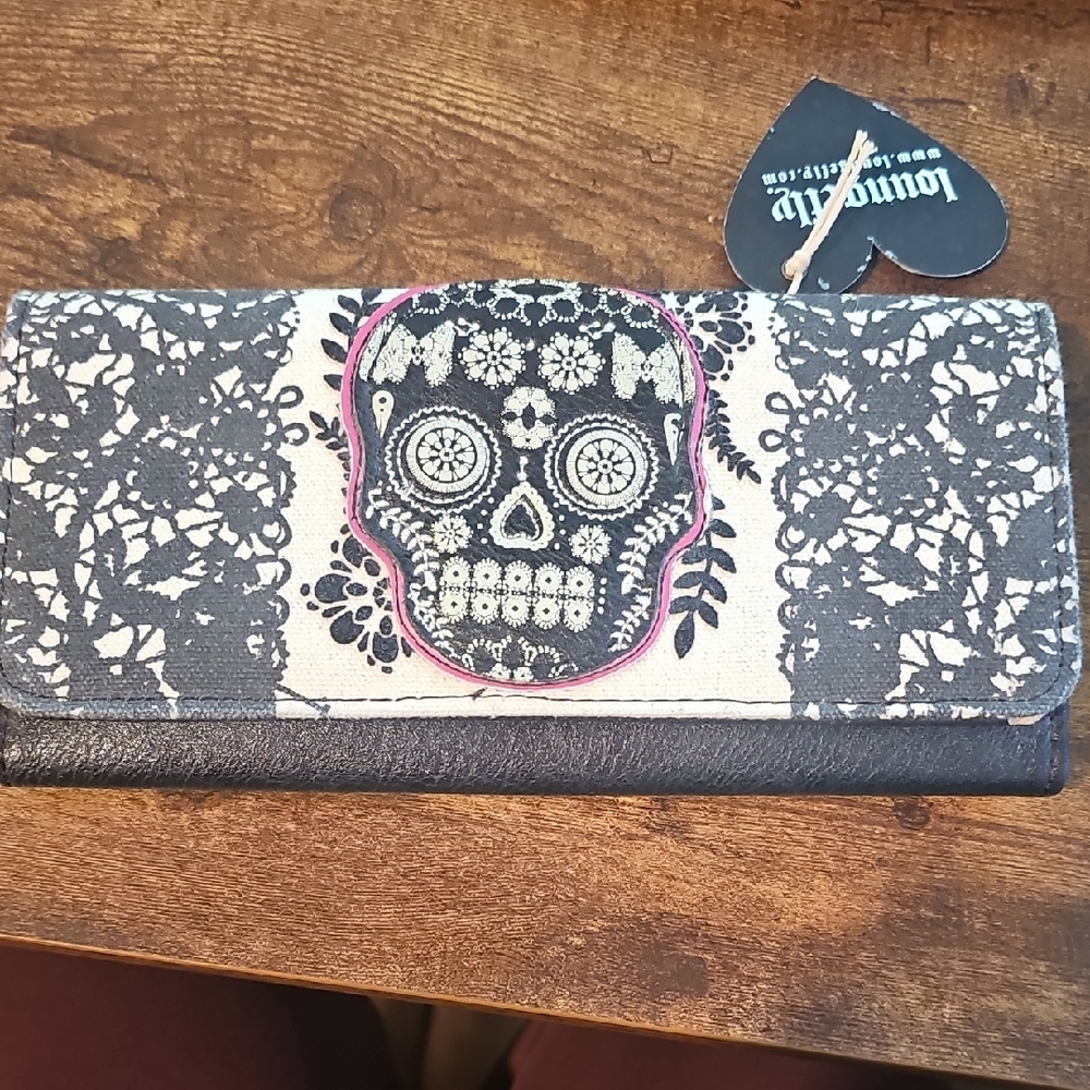 Loungefly Black Heart Tag Wallet